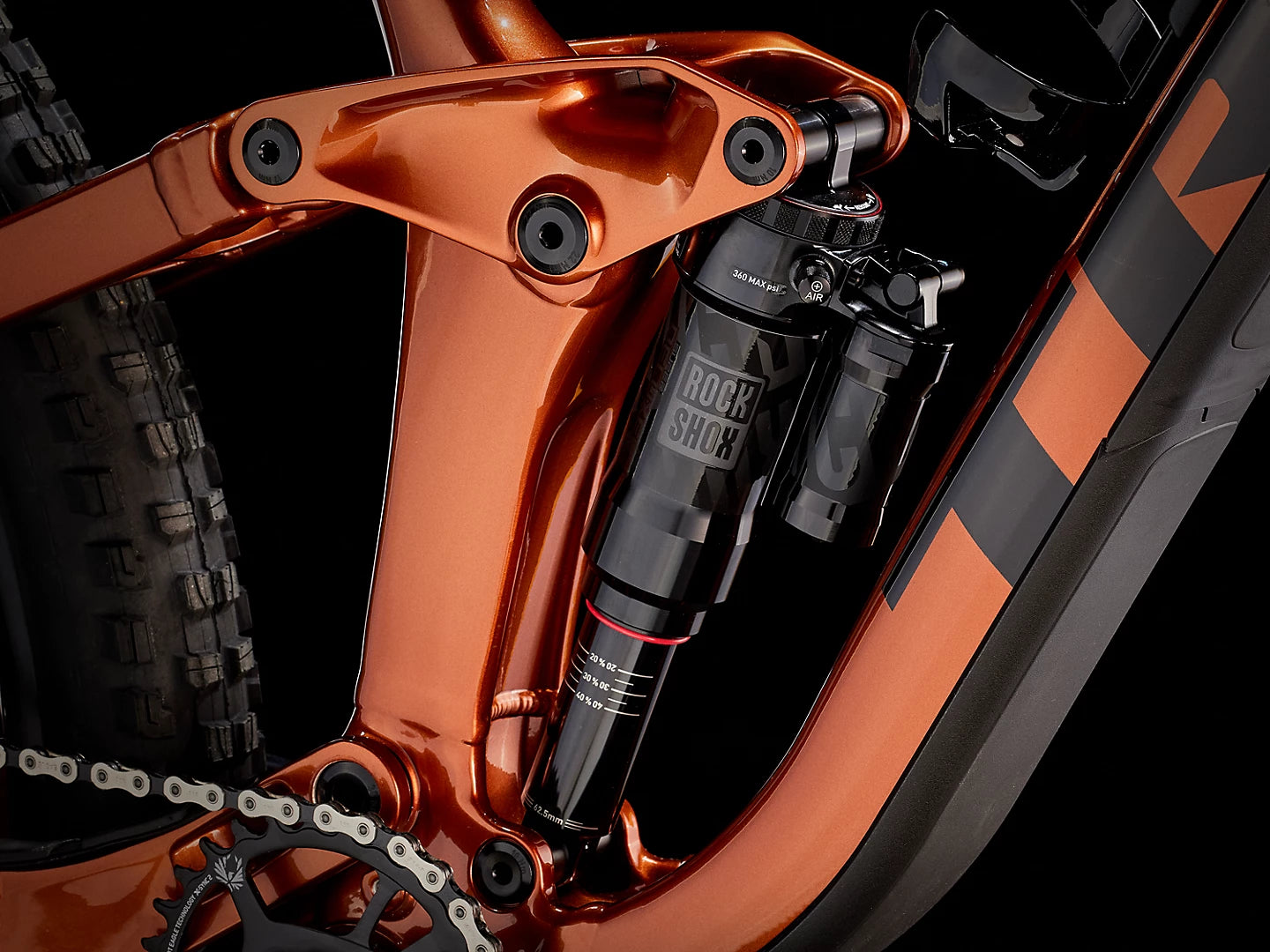 Trek slash rear outlet shock